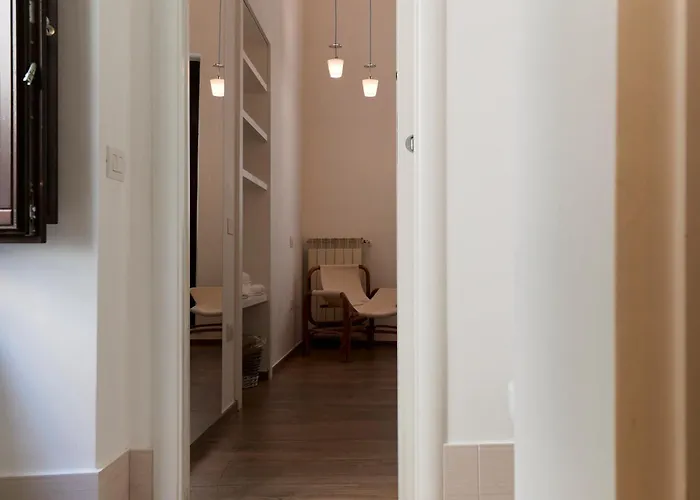 לינה וארוחת בוקר Old Town 2*