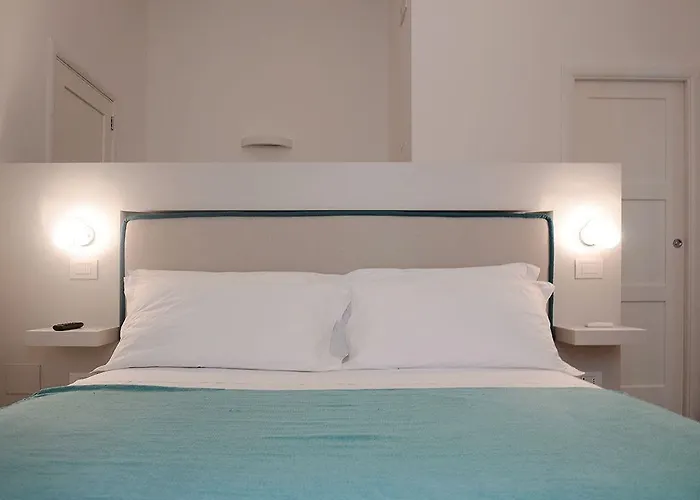 לינה וארוחת בוקר Old Town 2*